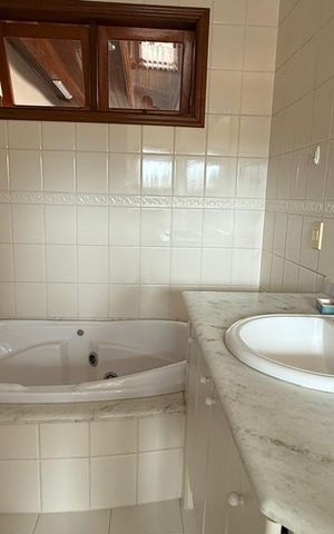Casa de condomínio à venda com 314m², 3 quartos e 4 vagas