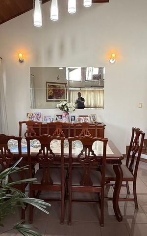Casa de condomínio à venda com 314m², 3 quartos e 4 vagas