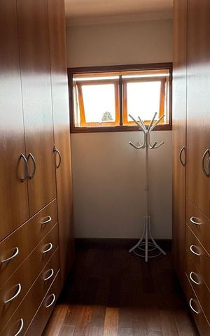 Casa de condomínio à venda com 314m², 3 quartos e 4 vagas