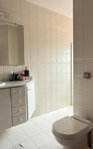 Casa de condomínio à venda com 314m², 3 quartos e 4 vagas