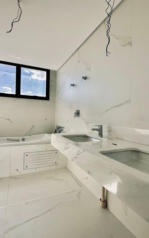 Apartamento à venda com 225m², 4 quartos e 4 vagas