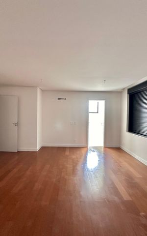 Apartamento à venda com 225m², 4 quartos e 4 vagas