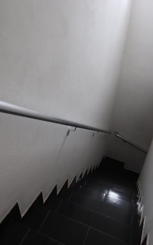 Casa para alugar com 180m², 3 quartos e 1 vagaEscada