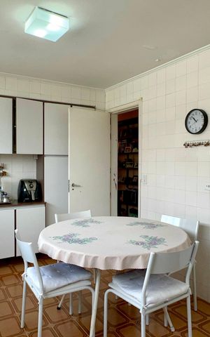 Apartamento à venda com 118m², 3 quartos e 1 vaga Apartamento à venda com 118m², 3 quartos e 1 vagaCozinha