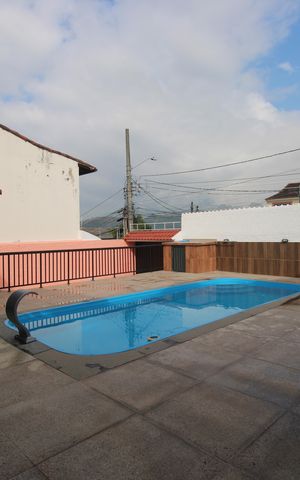 Casa de condomínio para alugar com 243m², 3 quartos e 2 vagasQuintal