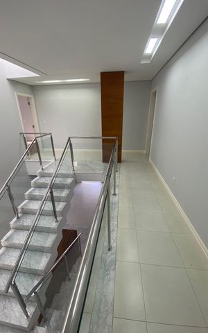 Casa de condomínio à venda com 436m², 4 quartos e 4 vagas