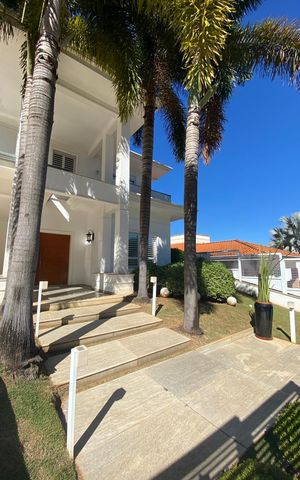 Casa de condomínio à venda com 436m², 4 quartos e 4 vagas