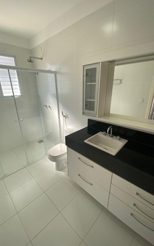 Casa de condomínio à venda com 436m², 4 quartos e 4 vagas