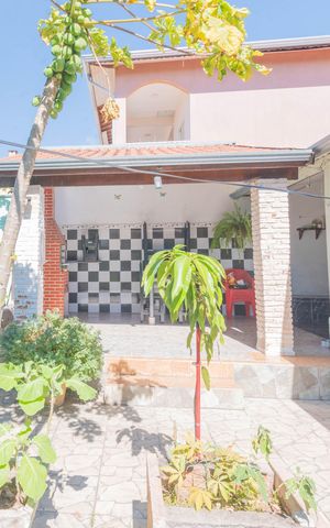 Casa à venda com 200m², 2 quartos e 2 vagas