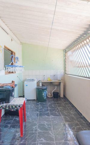 Casa à venda com 200m², 2 quartos e 2 vagas