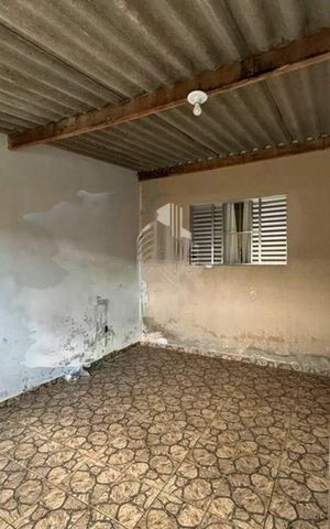 Casa à venda com 75m², 2 quartos e 2 vagas