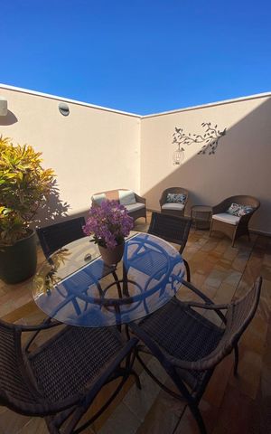 Casa de condomínio à venda com 178m², 3 quartos e 4 vagas