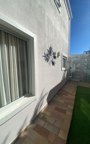 Casa de condomínio à venda com 178m², 3 quartos e 4 vagas