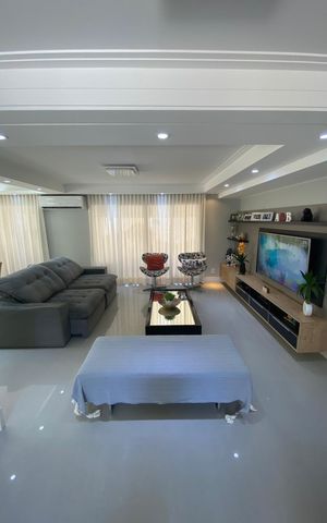 Casa de condomínio à venda com 178m², 3 quartos e 4 vagas
