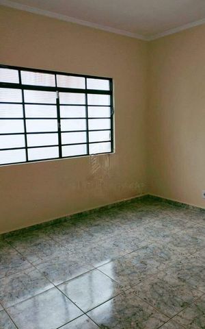 Casa à venda com 107m², 3 quartos e 2 vagas