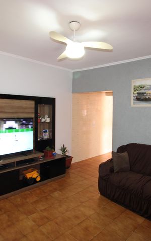 Casa à venda com 189m², 3 quartos e 7 vagasSala