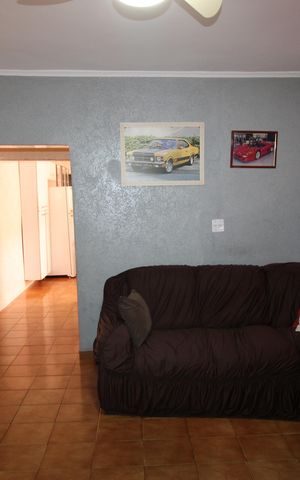 Casa à venda com 189m², 3 quartos e 7 vagasSala