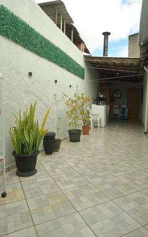 Casa à venda com 142m², 3 quartos e 2 vagasQuintal 