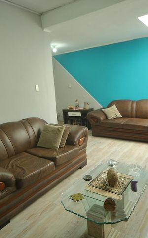 Casa à venda com 142m², 3 quartos e 2 vagasSala