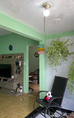 Casa à venda com 159m², 2 quartos e 3 vagas Casa à venda com 159m², 2 quartos e 3 vagasSala