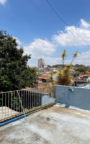 Casa à venda com 159m², 2 quartos e 3 vagas Casa à venda com 159m², 2 quartos e 3 vagasVaranda