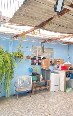 Casa à venda com 159m², 2 quartos e 3 vagas Casa à venda com 159m², 2 quartos e 3 vagasÁrea externa - Garagem