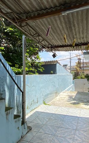 Casa à venda com 159m², 2 quartos e 3 vagas Casa à venda com 159m², 2 quartos e 3 vagasÁrea externa - Garagem
