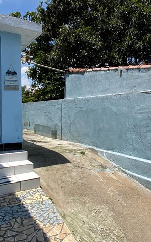 Casa à venda com 159m², 2 quartos e 3 vagas Casa à venda com 159m², 2 quartos e 3 vagasÁrea externa - Garagem