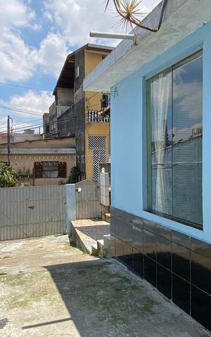 Casa à venda com 159m², 2 quartos e 3 vagas Casa à venda com 159m², 2 quartos e 3 vagasÁrea externa - Garagem