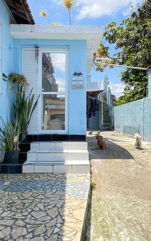 Casa à venda com 159m², 2 quartos e 3 vagas Casa à venda com 159m², 2 quartos e 3 vagasÁrea externa - Garagem