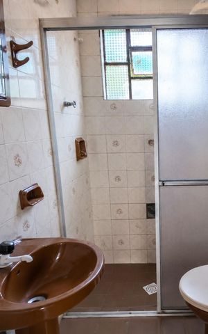 Casa à venda com 106m², 2 quartos e 2 vagas Casa à venda com 106m², 2 quartos e 2 vagasBanheiro 2