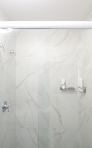 Apartamento à venda com 45m², 1 quarto e sem vagaBanheiro da Suíte 1