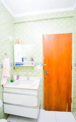Casa à venda com 187m², 2 quartos e 2 vagasBanheiro Social
