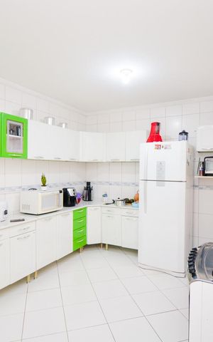Casa à venda com 187m², 2 quartos e 2 vagasCozinha