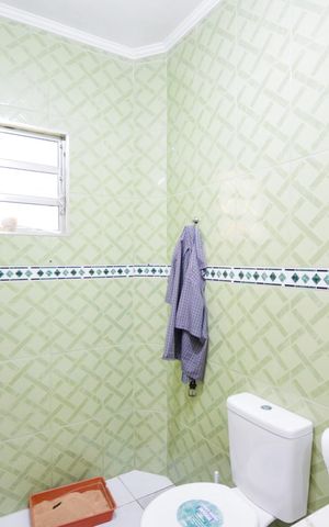 Casa à venda com 187m², 2 quartos e 2 vagasBanheiro Social