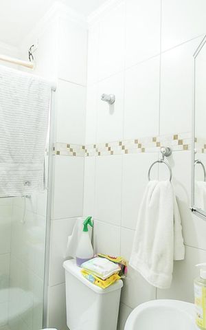 Apartamento à venda com 57m², 2 quartos e 2 vagas Apartamento à venda com 57m², 2 quartos e 2 vagasBanheiro