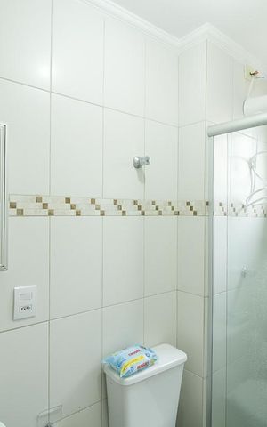 Apartamento à venda com 57m², 2 quartos e 2 vagas Apartamento à venda com 57m², 2 quartos e 2 vagasBanheiro da Suíte