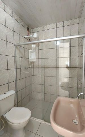 Casa para alugar com 21m², 1 quarto e 2 vagas Casa para alugar com 21m², 1 quarto e 2 vagasBanheiro