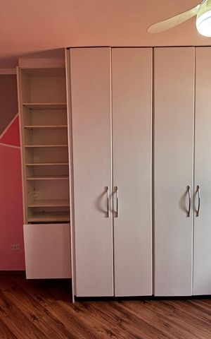 Casa à venda com 250m², 3 quartos e 4 vagas Casa à venda com 250m², 3 quartos e 4 vagasQuarto 2