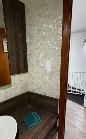 Casa à venda com 250m², 3 quartos e 4 vagas Casa à venda com 250m², 3 quartos e 4 vagasLavabo