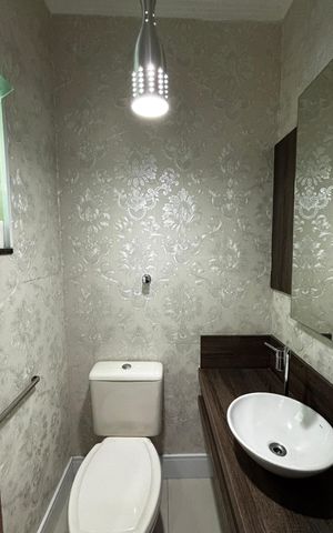 Casa à venda com 250m², 3 quartos e 4 vagas Casa à venda com 250m², 3 quartos e 4 vagasLavabo