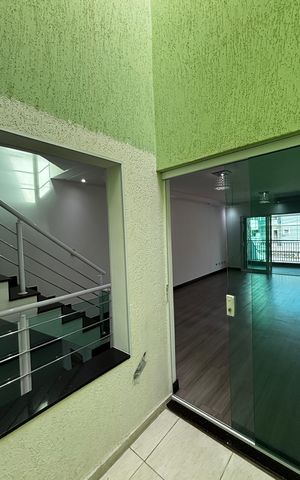 Casa à venda com 250m², 3 quartos e 4 vagas Casa à venda com 250m², 3 quartos e 4 vagasJardim de Inverno