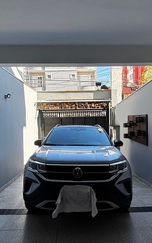 Casa à venda com 250m², 3 quartos e 4 vagas Casa à venda com 250m², 3 quartos e 4 vagasGaragem