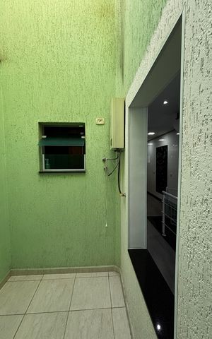 Casa à venda com 250m², 3 quartos e 4 vagas Casa à venda com 250m², 3 quartos e 4 vagasJardim de Inverno
