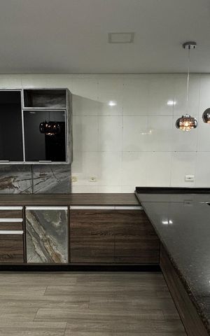 Casa à venda com 250m², 3 quartos e 4 vagas Casa à venda com 250m², 3 quartos e 4 vagasCozinha