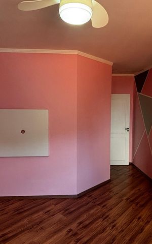 Casa à venda com 250m², 3 quartos e 4 vagas Casa à venda com 250m², 3 quartos e 4 vagasQuarto 2