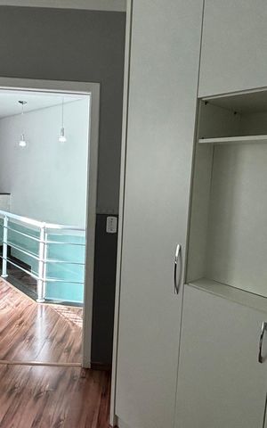 Casa à venda com 250m², 3 quartos e 4 vagas Casa à venda com 250m², 3 quartos e 4 vagasQuarto 1