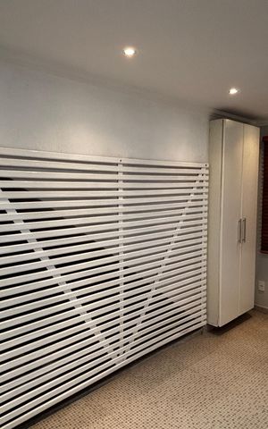 Casa à venda com 250m², 3 quartos e 4 vagas Casa à venda com 250m², 3 quartos e 4 vagasQuarto da Garagem