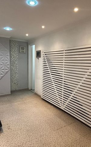Casa à venda com 250m², 3 quartos e 4 vagas Casa à venda com 250m², 3 quartos e 4 vagasQuarto da Garagem