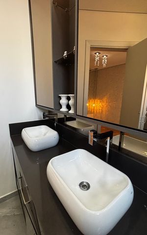 Casa à venda com 250m², 3 quartos e 4 vagas Casa à venda com 250m², 3 quartos e 4 vagasBanheiro da Suíte